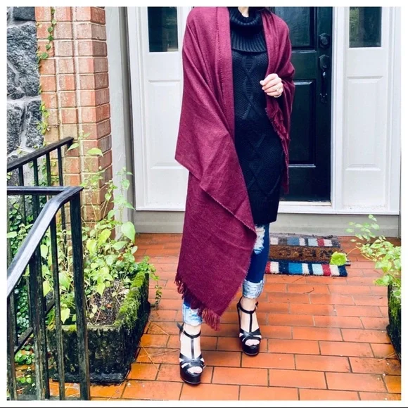 CASHMERE WINE FRINGE SCARF/SHAWL OVERSIZED - Picture 2 of 5